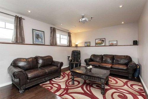 344 Timothy Drive, Red Deer, AB - Indoor Photo Showing Living Room