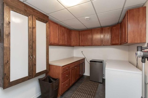 344 Timothy Drive, Red Deer, AB - Indoor Photo Showing Laundry Room