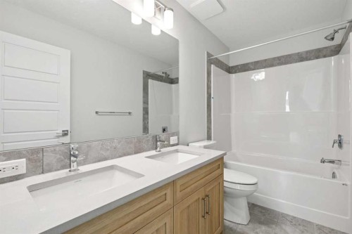 322 Hotchkiss Common Se, Calgary, AB - Indoor Photo Showing Bathroom