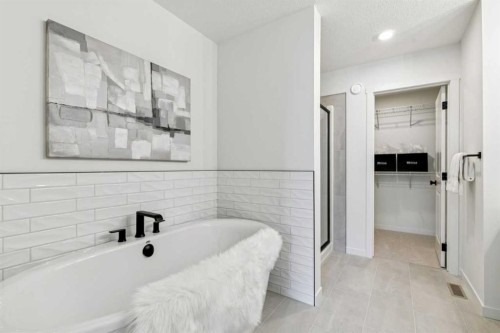 65 Bartlett Way Se, Calgary, AB - Indoor Photo Showing Bathroom