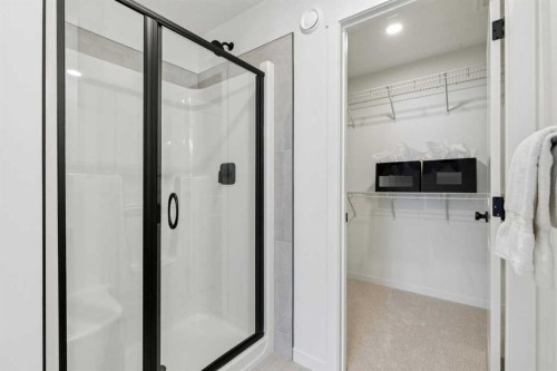 65 Bartlett Way Se, Calgary, AB - Indoor Photo Showing Bathroom