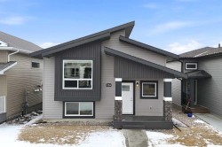 226 Livingston Close Red Deer, AB T4R 0S8
