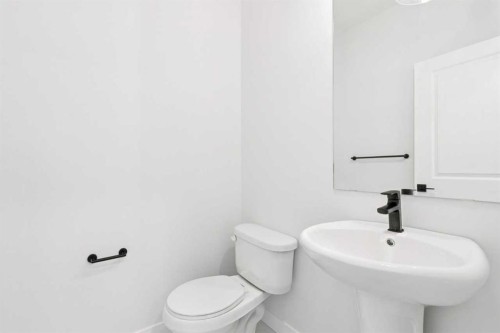 339 Fireside Drive, Cochrane, AB - Indoor Photo Showing Bathroom