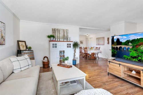 11 Pearson Crescent, Red Deer, AB - Indoor Photo Showing Living Room