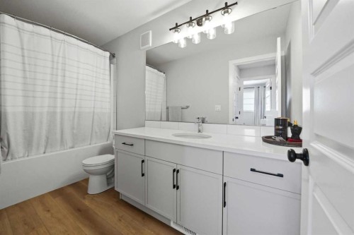 56 Trinity Street, Lacombe, AB - Indoor Photo Showing Bathroom