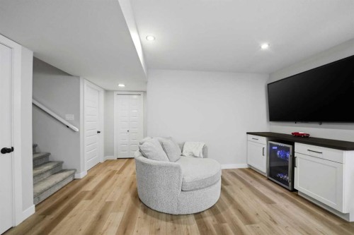 56 Trinity Street, Lacombe, AB - Indoor
