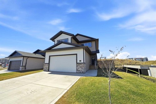 56 Trinity Street, Lacombe, AB - Outdoor