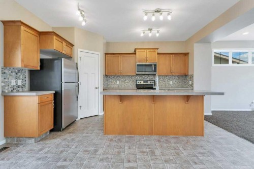 394 Teasdale Drive, Red Deer, AB - Indoor Photo Showing Kitchen