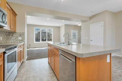 394 Teasdale Drive, Red Deer, AB - Indoor Photo Showing Kitchen