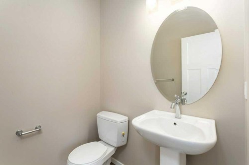 394 Teasdale Drive, Red Deer, AB - Indoor Photo Showing Bathroom
