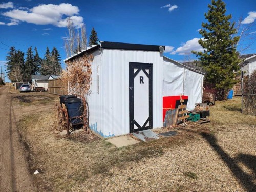 4914 48 Street, Killam, AB - Outdoor