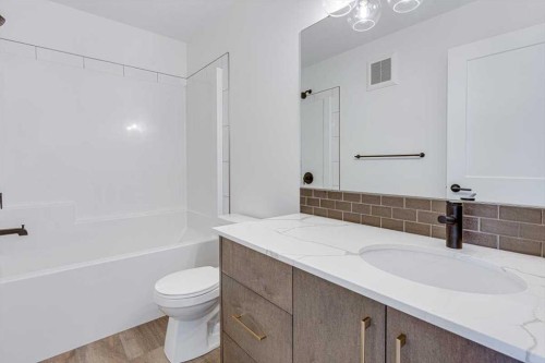 42 Lavelle Close, Red Deer, AB - Indoor Photo Showing Bathroom