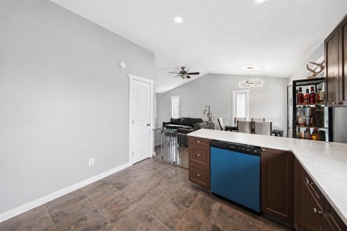 8 Jepsen Crescent, Red Deer, AB - Indoor Photo Showing Kitchen