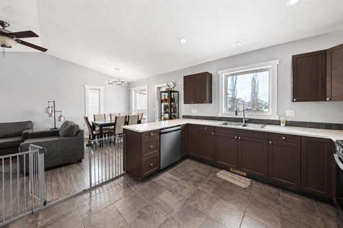 8 Jepsen Crescent, Red Deer, AB - Indoor Photo Showing Kitchen With Double Sink