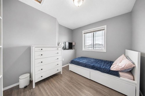 8 Jepsen Crescent, Red Deer, AB - Indoor Photo Showing Bedroom
