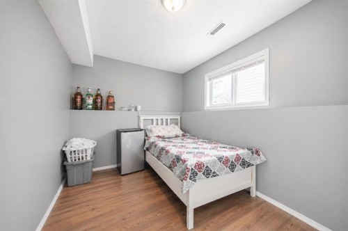 8 Jepsen Crescent, Red Deer, AB - Indoor Photo Showing Bedroom