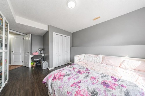 8 Jepsen Crescent, Red Deer, AB - Indoor Photo Showing Bedroom