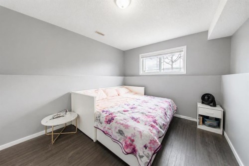 8 Jepsen Crescent, Red Deer, AB - Indoor Photo Showing Bedroom