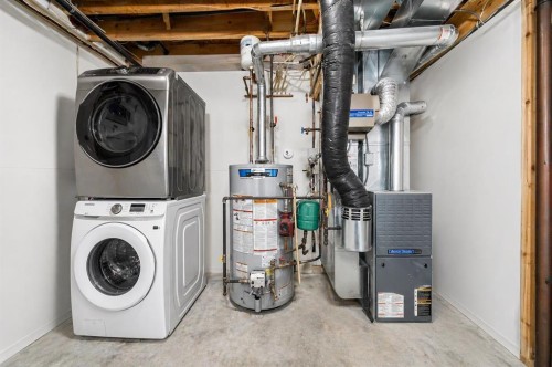 8 Jepsen Crescent, Red Deer, AB - Indoor Photo Showing Laundry Room