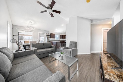 8 Jepsen Crescent, Red Deer, AB - Indoor Photo Showing Living Room