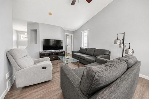 8 Jepsen Crescent, Red Deer, AB - Indoor Photo Showing Living Room