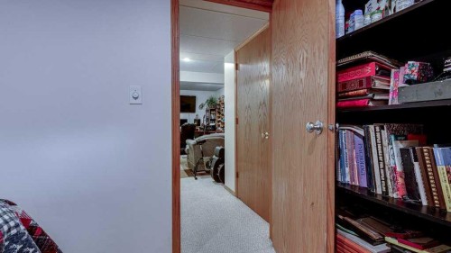 10 Douglas Avenue, Red Deer, AB - Indoor