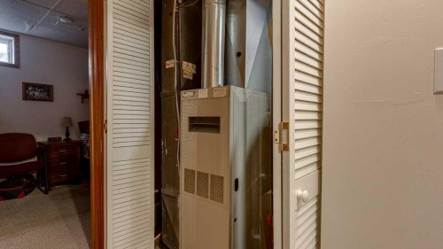 10 Douglas Avenue, Red Deer, AB - Indoor