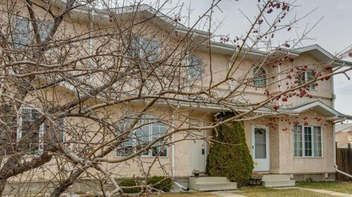 10 Douglas Avenue, Red Deer, AB - Outdoor