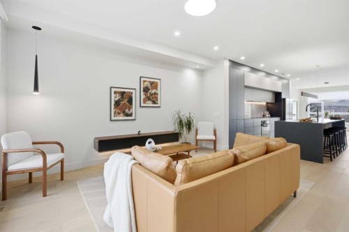 5232 21 Avenue Nw, Calgary, AB - Indoor