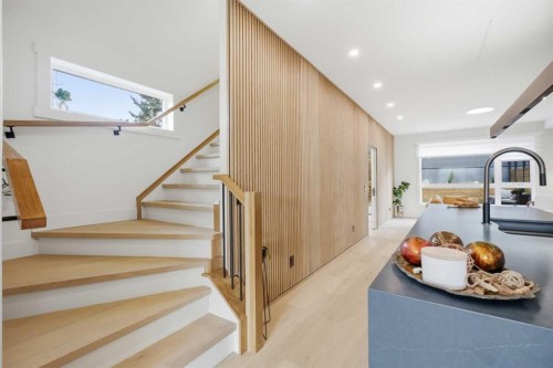 5232 21 Avenue Nw, Calgary, AB - Indoor Photo Showing Other Room