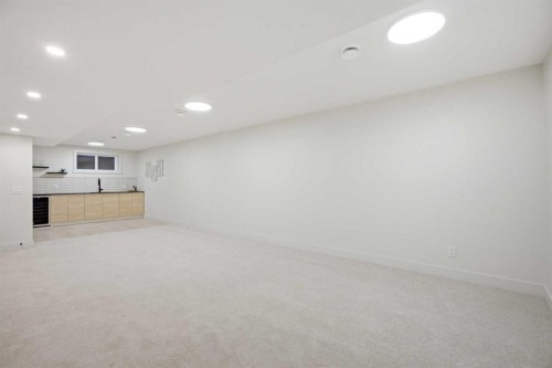 5232 21 Avenue Nw, Calgary, AB - Indoor