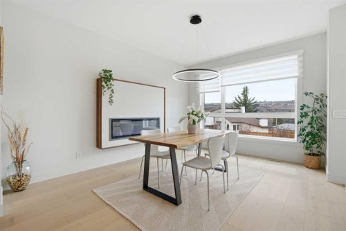 5232 21 Avenue Nw, Calgary, AB - Indoor Photo Showing Dining Room