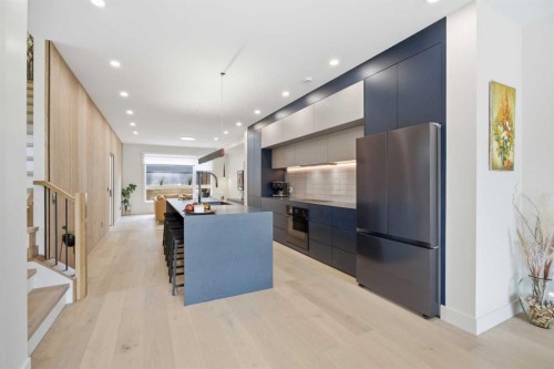 5232 21 Avenue Nw, Calgary, AB - Indoor Photo Showing Kitchen With Upgraded Kitchen