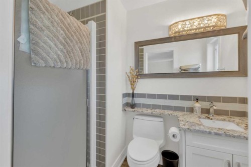 120 Devilder Avenue, Trochu, AB - Indoor Photo Showing Bathroom
