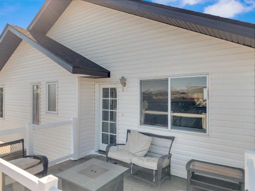 120 Devilder Avenue, Trochu, AB - Outdoor With Deck Patio Veranda With Exterior
