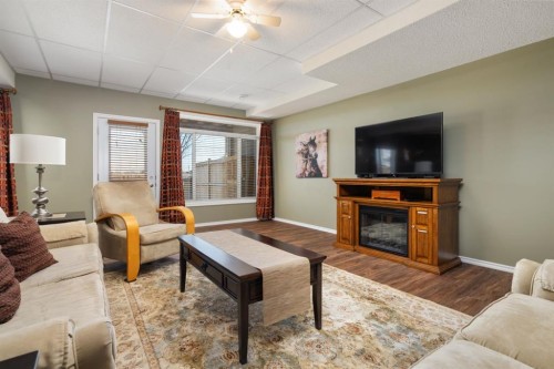3907 75 Street, Camrose, AB - Indoor Photo Showing Living Room