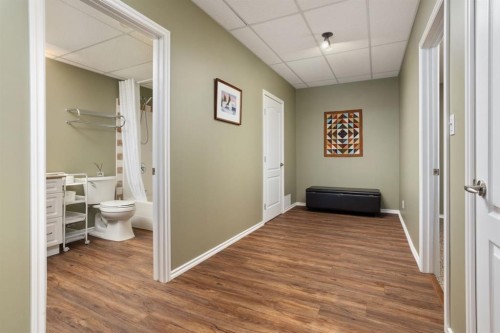 3907 75 Street, Camrose, AB - Indoor