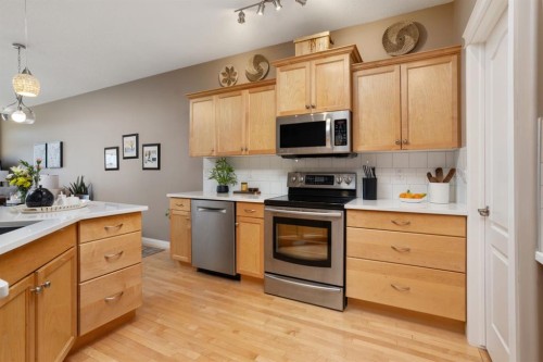 3907 75 Street, Camrose, AB - Indoor Photo Showing Kitchen
