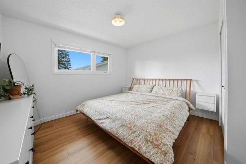 12 Stirling Close, Red Deer, AB - Indoor Photo Showing Bedroom