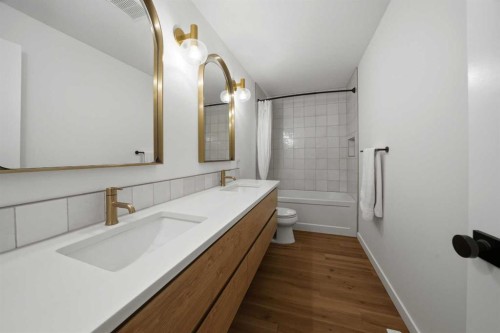 12 Stirling Close, Red Deer, AB - Indoor Photo Showing Bathroom