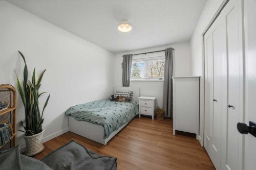 12 Stirling Close, Red Deer, AB - Indoor Photo Showing Bedroom