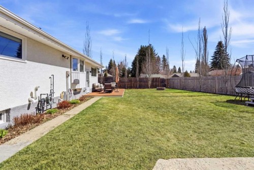 12 Stirling Close, Red Deer, AB - Outdoor