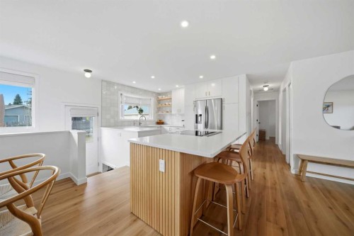 12 Stirling Close, Red Deer, AB - Indoor Photo Showing Kitchen With Upgraded Kitchen