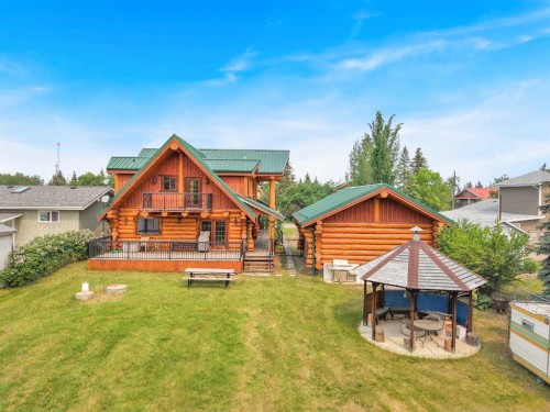 8 Oliver Avenue, Gull Lake, AB - Outdoor With Deck Patio Veranda