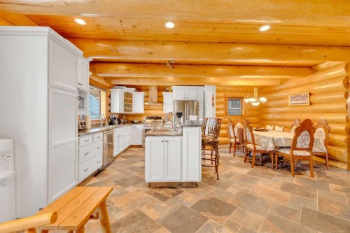 8 Oliver Avenue, Gull Lake, AB - Indoor
