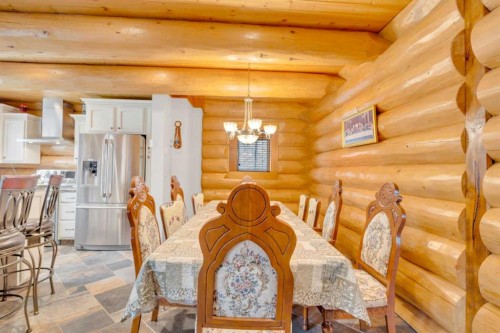 8 Oliver Avenue, Gull Lake, AB - Indoor Photo Showing Dining Room
