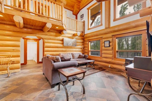 8 Oliver Avenue, Gull Lake, AB - Indoor