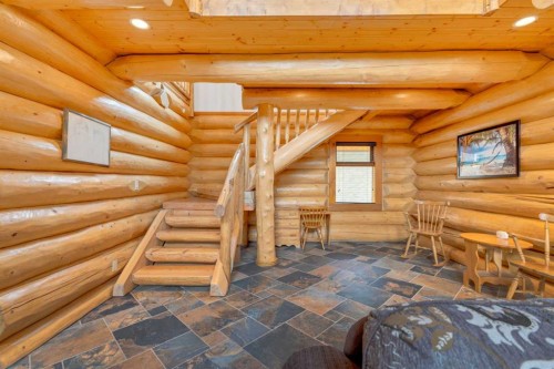 8 Oliver Avenue, Gull Lake, AB - Indoor Photo Showing Other Room