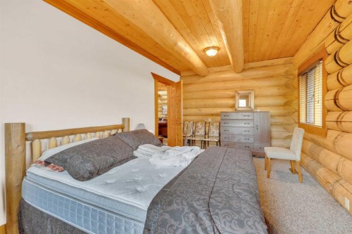 8 Oliver Avenue, Gull Lake, AB - Indoor Photo Showing Bedroom