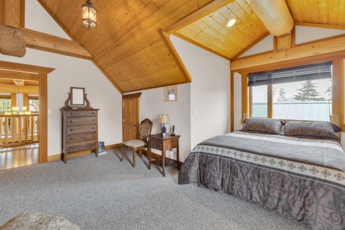 8 Oliver Avenue, Gull Lake, AB - Indoor Photo Showing Bedroom